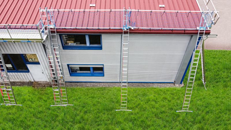 Anwendungsbeispiel Leitern Dachschutzwand